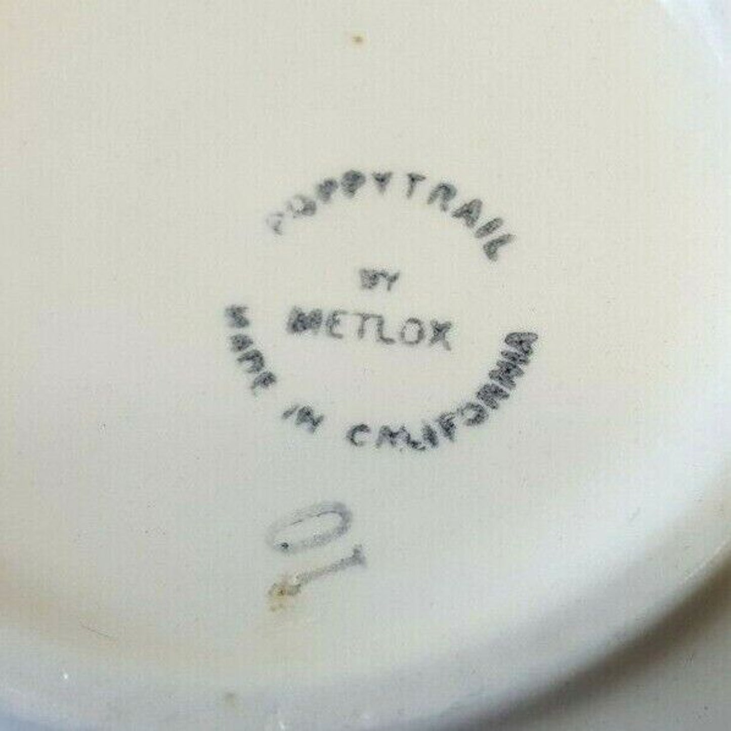 Metlox Poppytrail Sculptured Grape 9.5" Round Vegetable Serving Bowl Grapevine