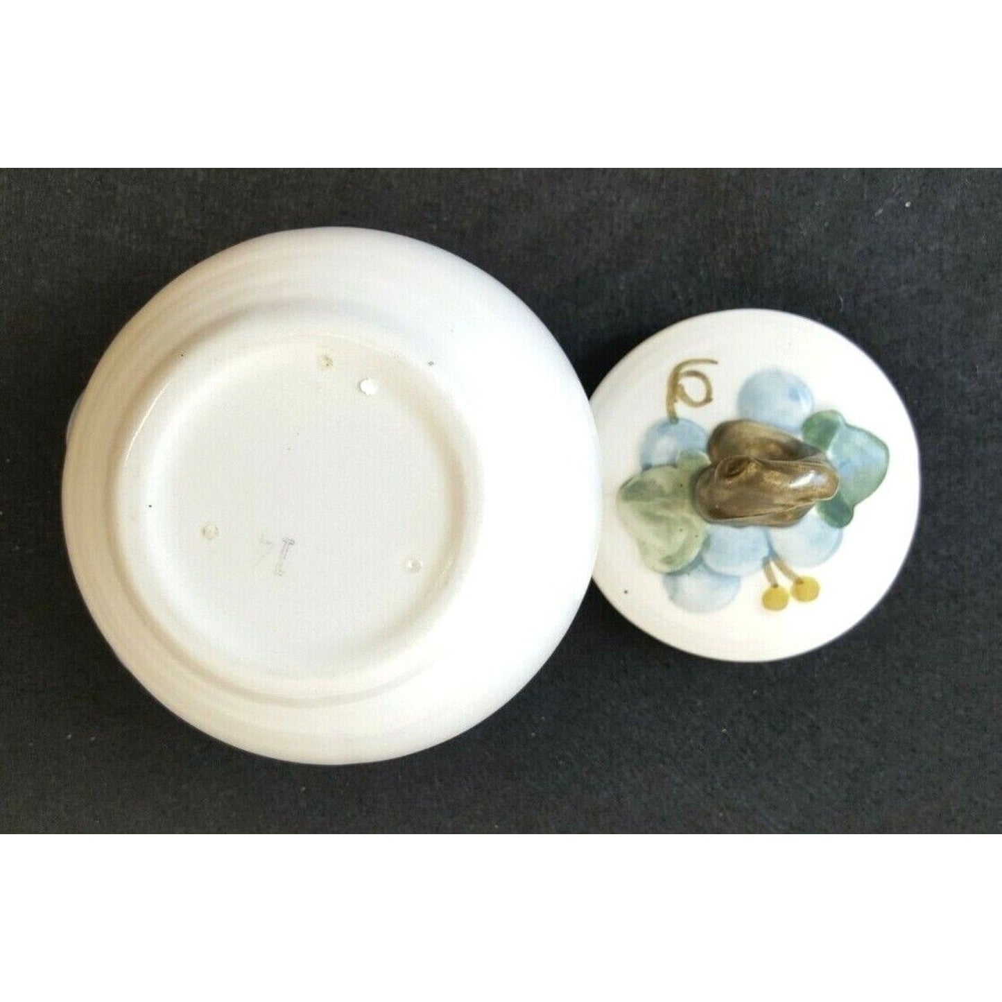 Metlox Poppytrail Sculptured Grape Sugar Bowl with Lid Grapevine MCM 1963-1986