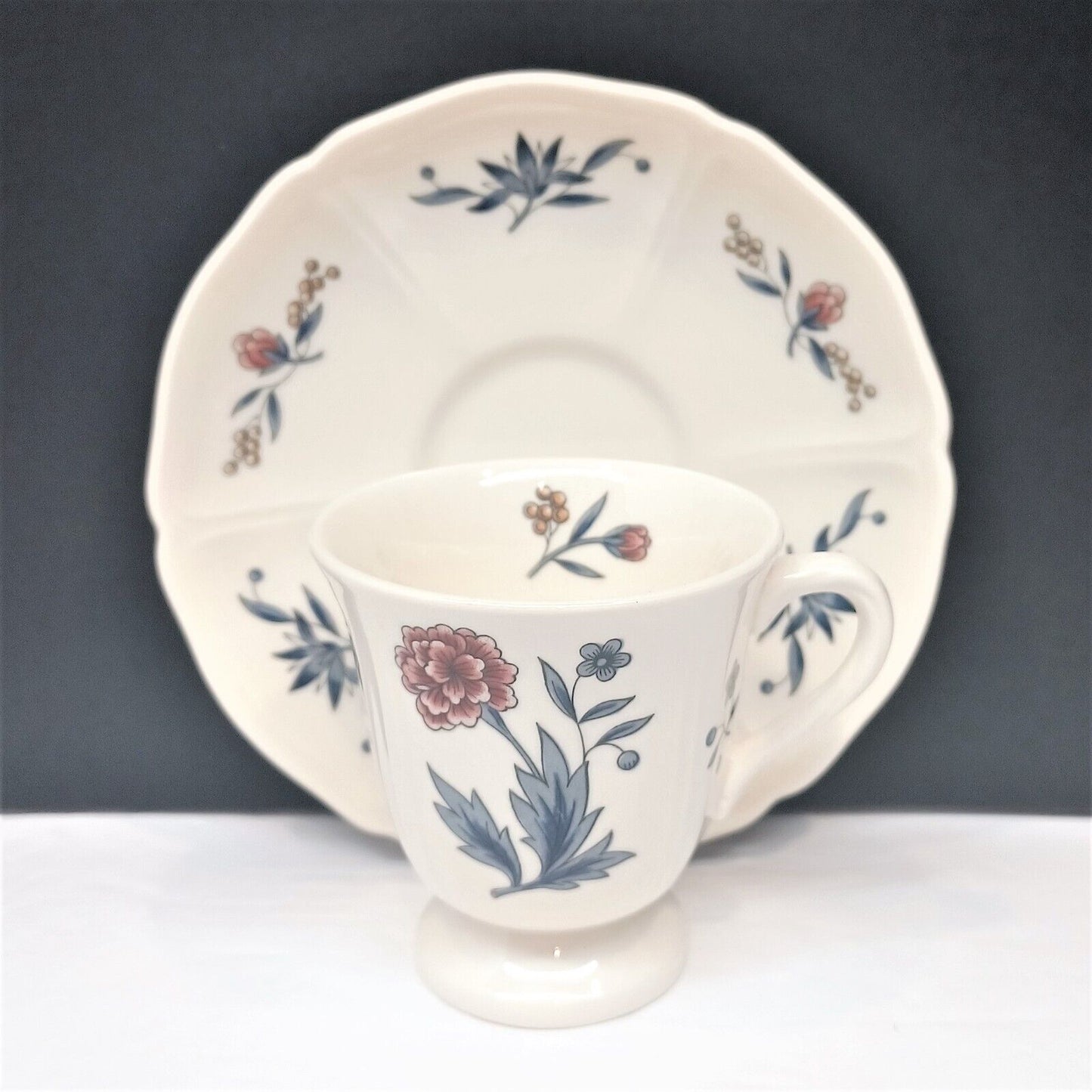 Wedgwood Demitasse (7) Cups (9) Saucers Williamsburg Potpourri 1956-1998