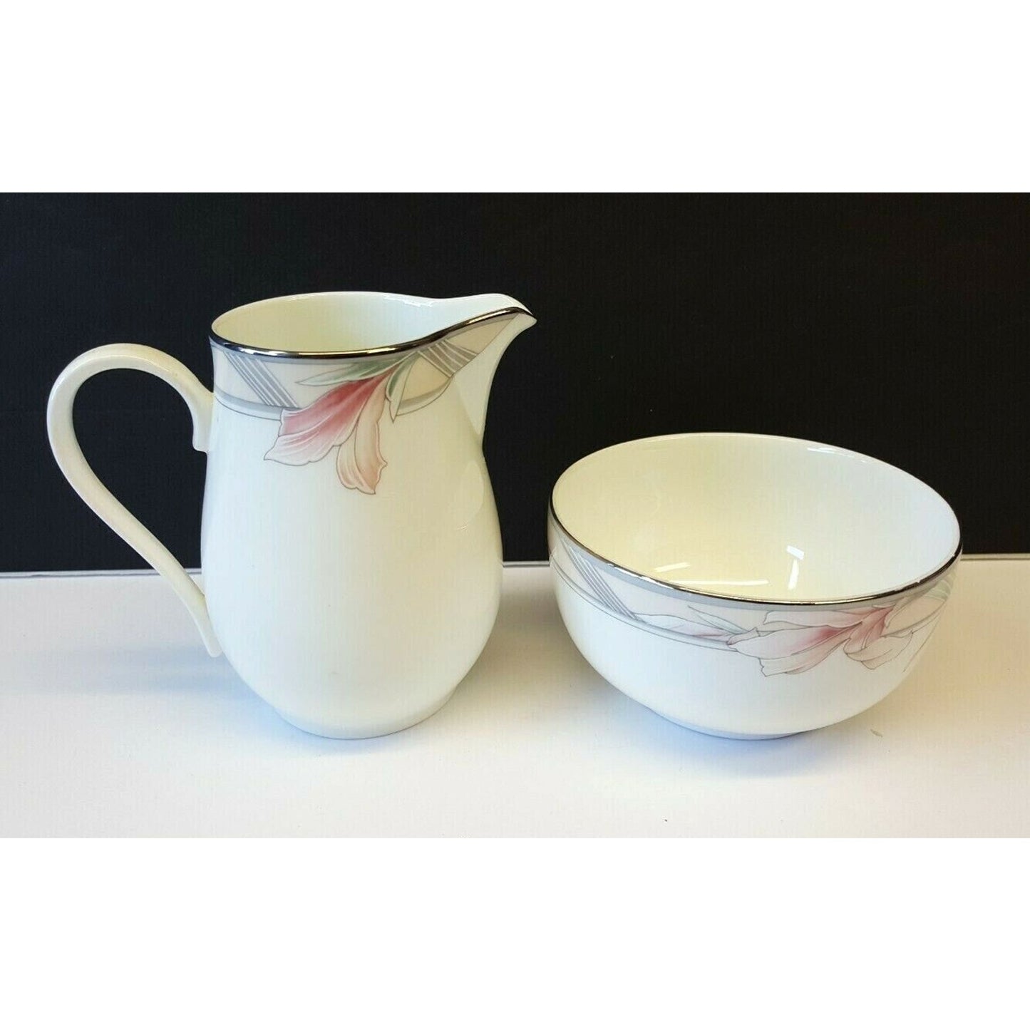 Mikasa "CAG06 Joy" Pattern Creamer & Open Sugar Bowl 1990-1997 pink gray peach